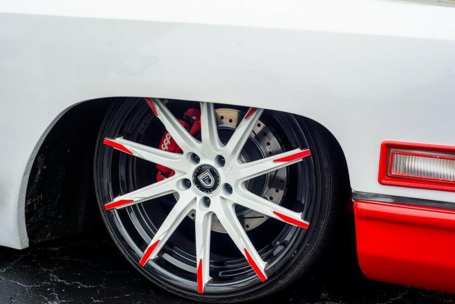 Колеса Cadillac DeVille Coupe SEMA Show Car 2016 года  (фото 4 из 23)